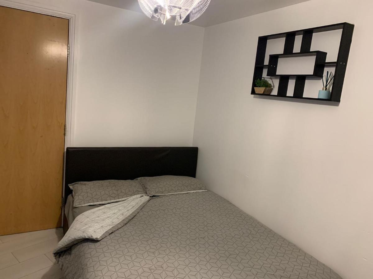 Room Near City Лондон Екстериор снимка